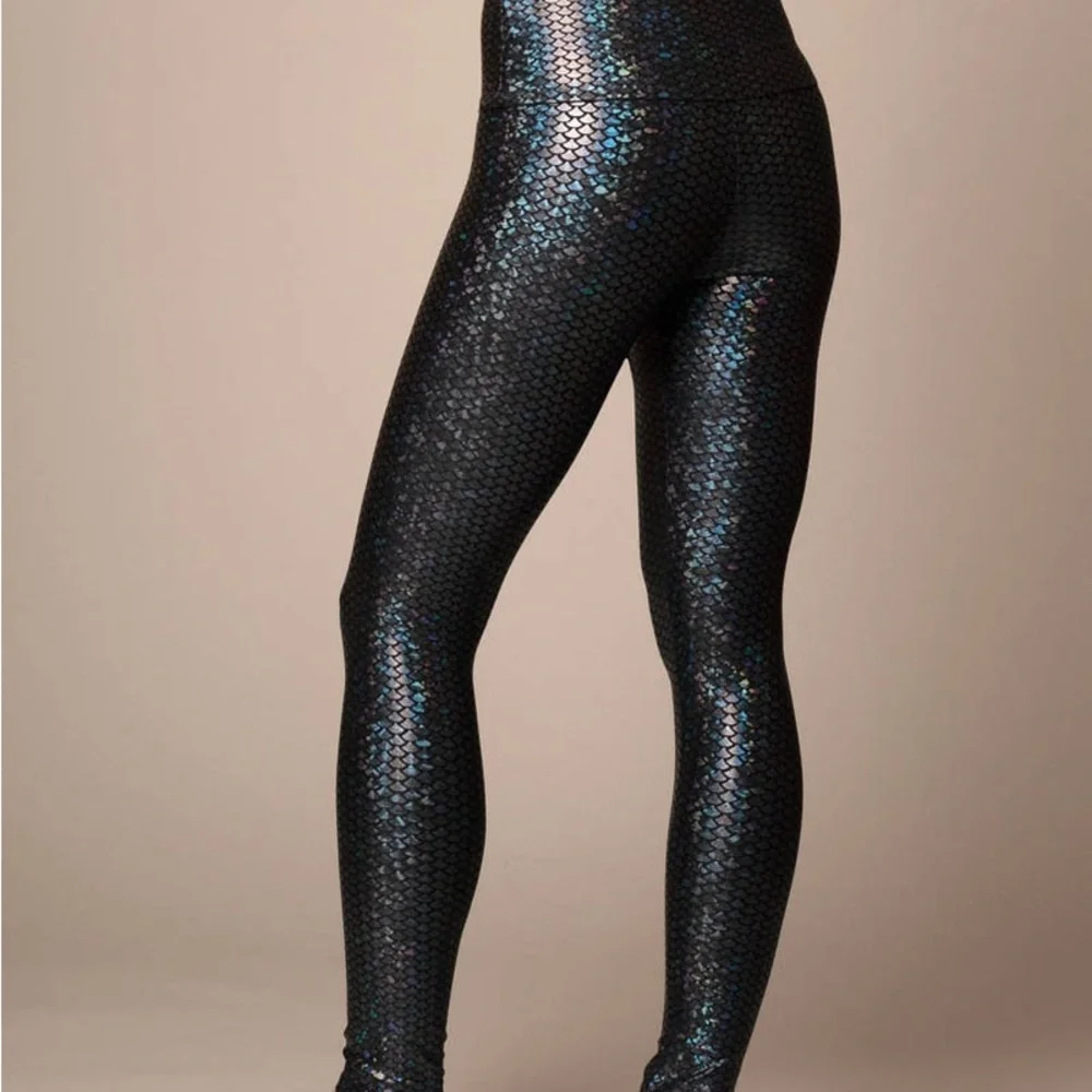 NWOT Emily Hsu Black Women's athletic set - Picture 5 of 7